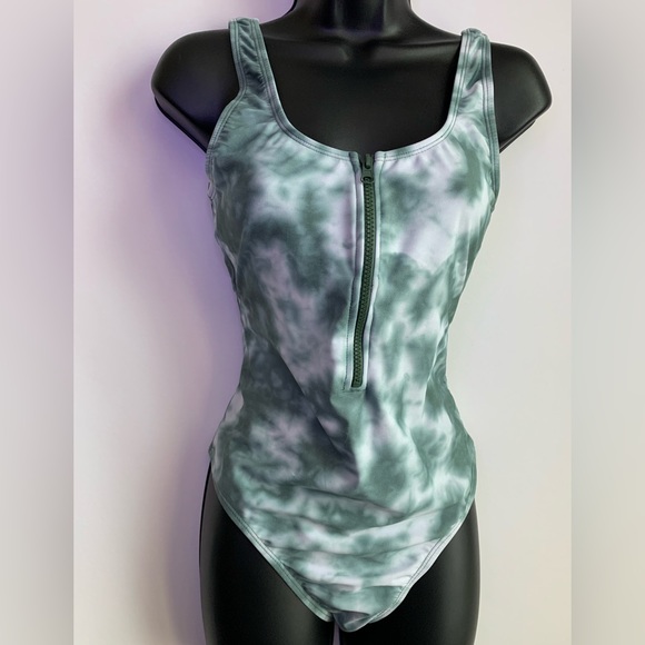 Cyn & Luca Swimsuit Green Tie Dye Fashionable Half Zip Up Size M - Picture 2 of 4